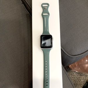 Apple Watch Series 3, 38 MM screen
